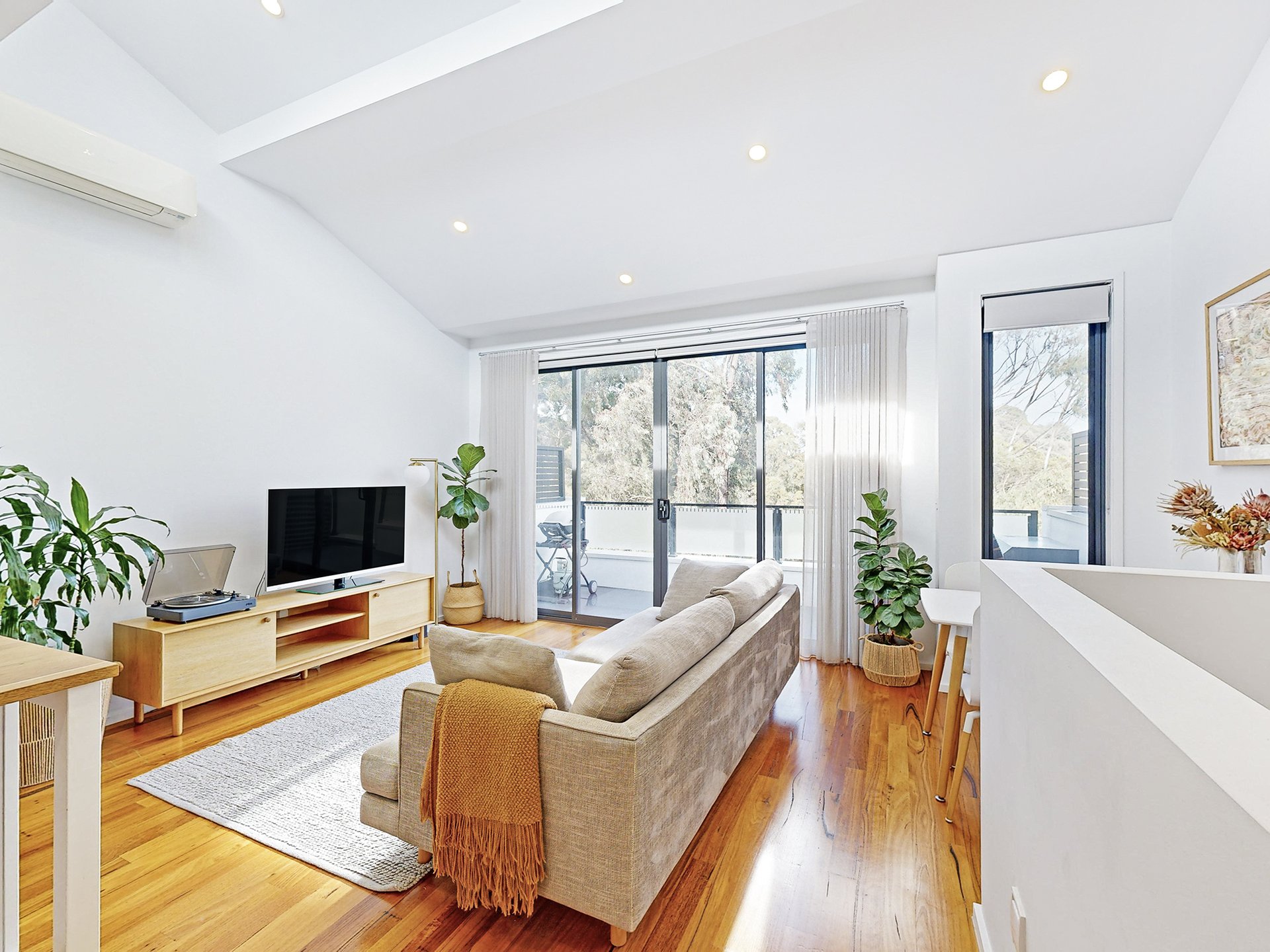 4/3 Somerset St