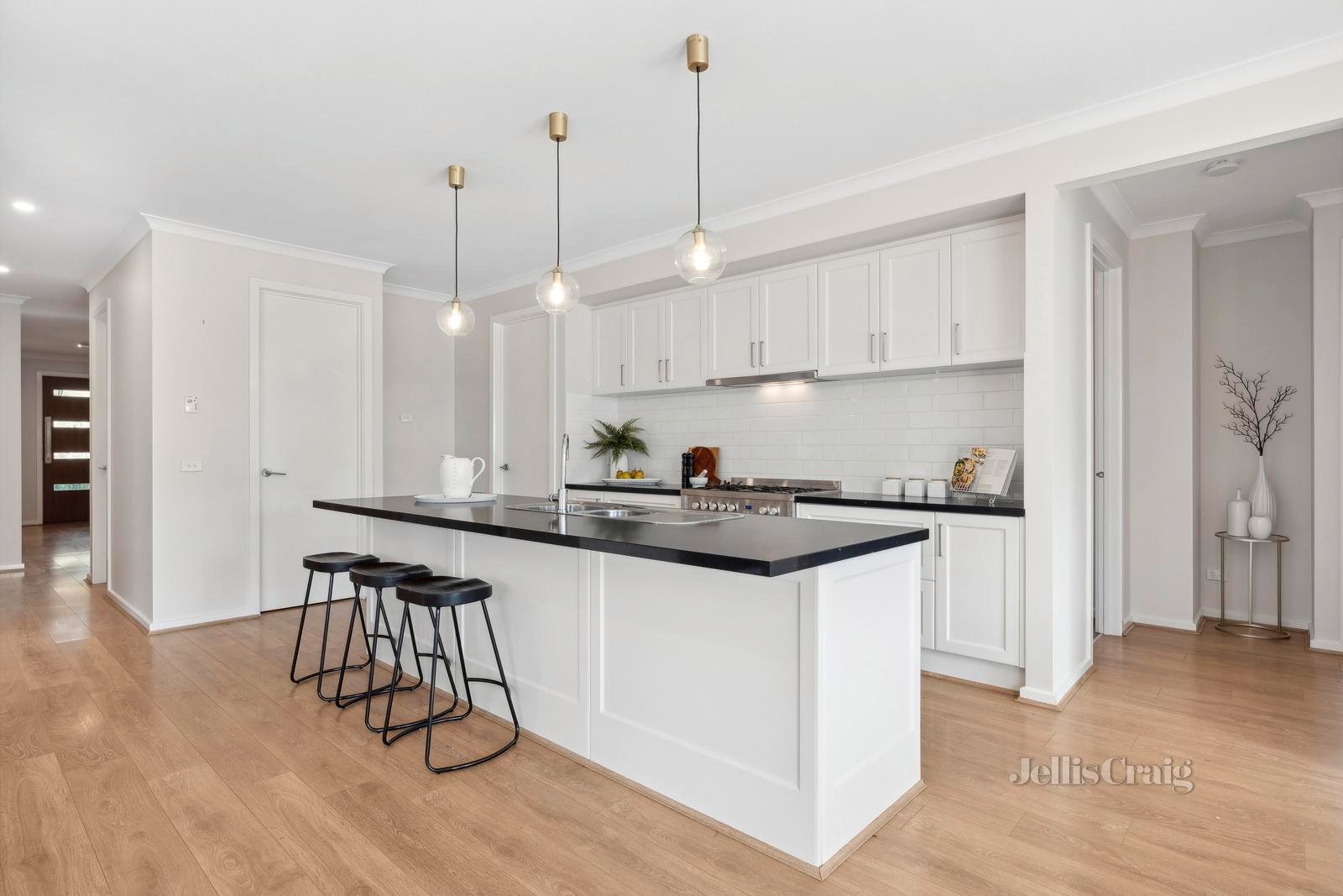 43 South Road, Woodend image 3