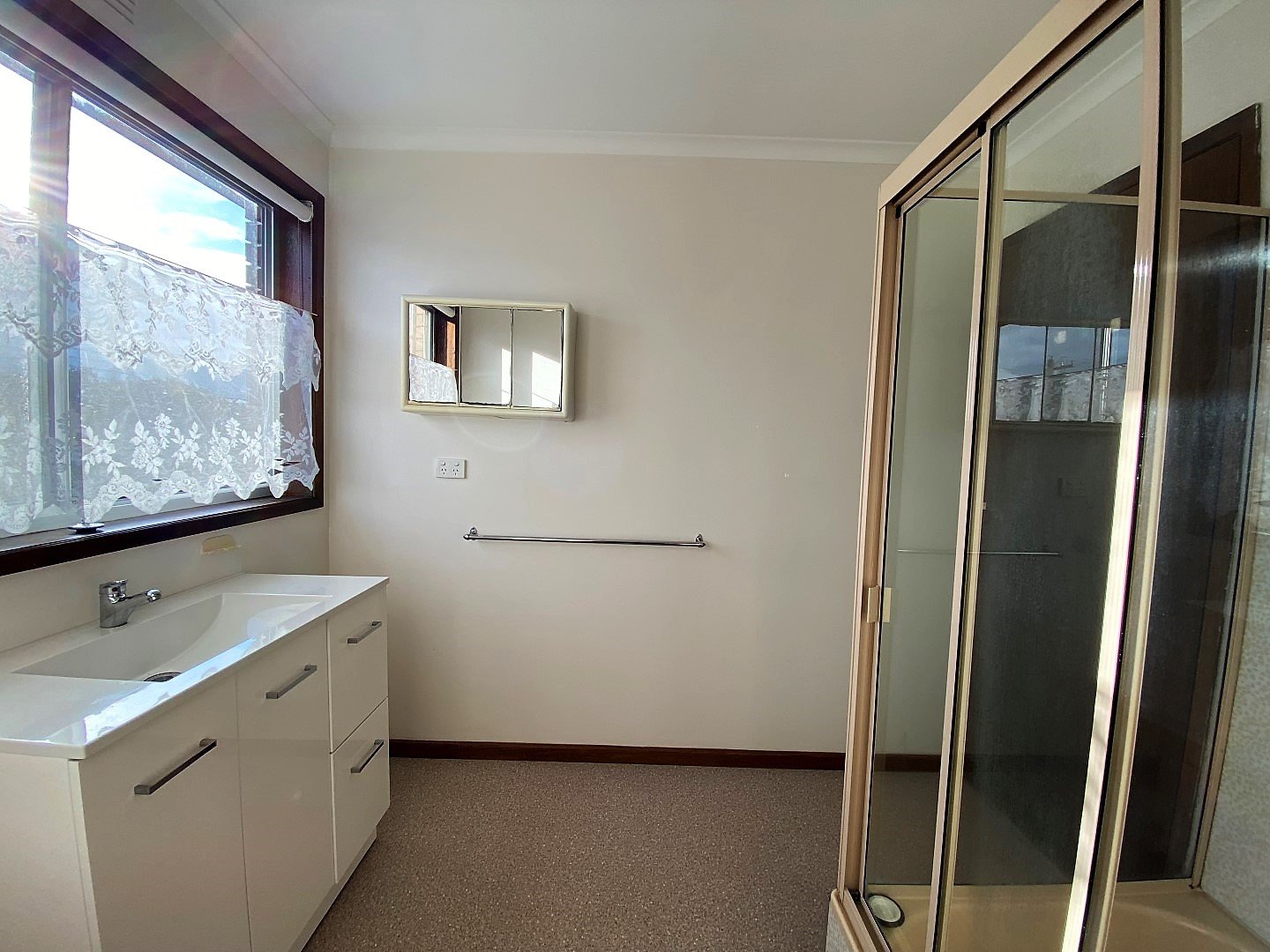 4/3 Stanley Street, Newtown image 12