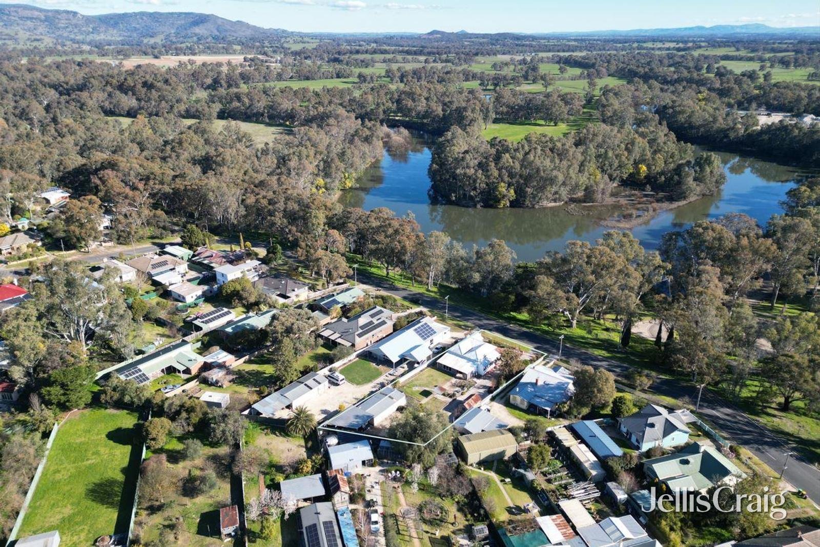 43 The Esplanade, Seymour image 26