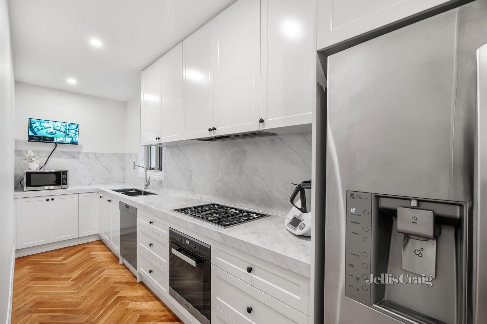 43 The Highway, Mount Waverley image 5