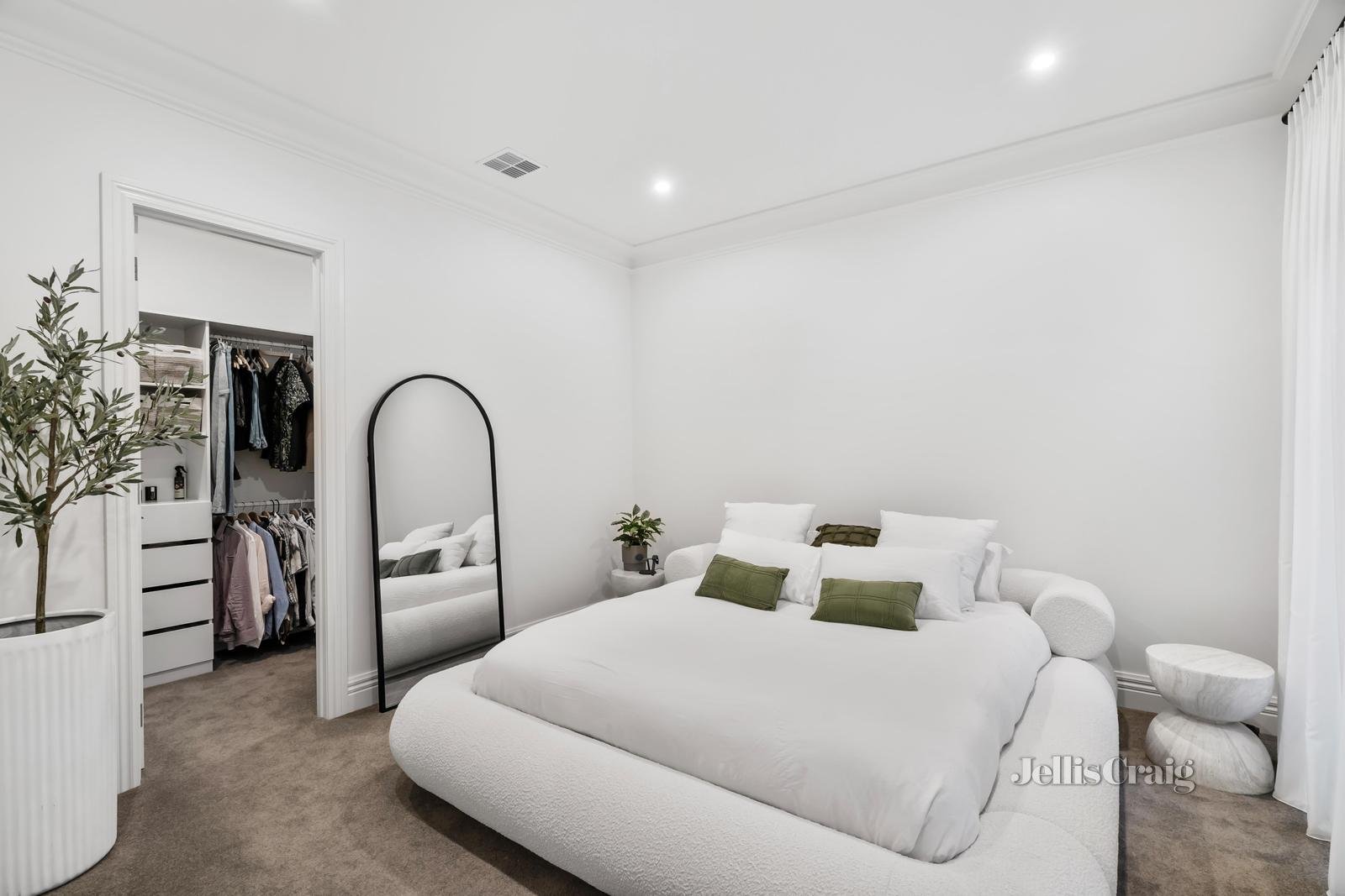 43 The Highway, Mount Waverley image 14