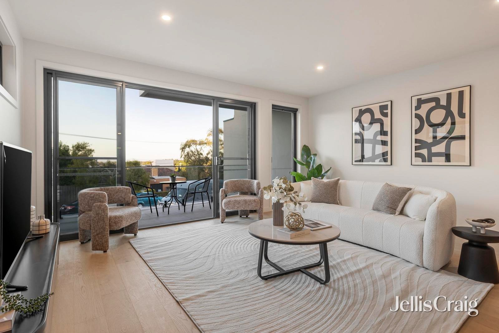 4/3 Thiele Street, Doncaster image 2