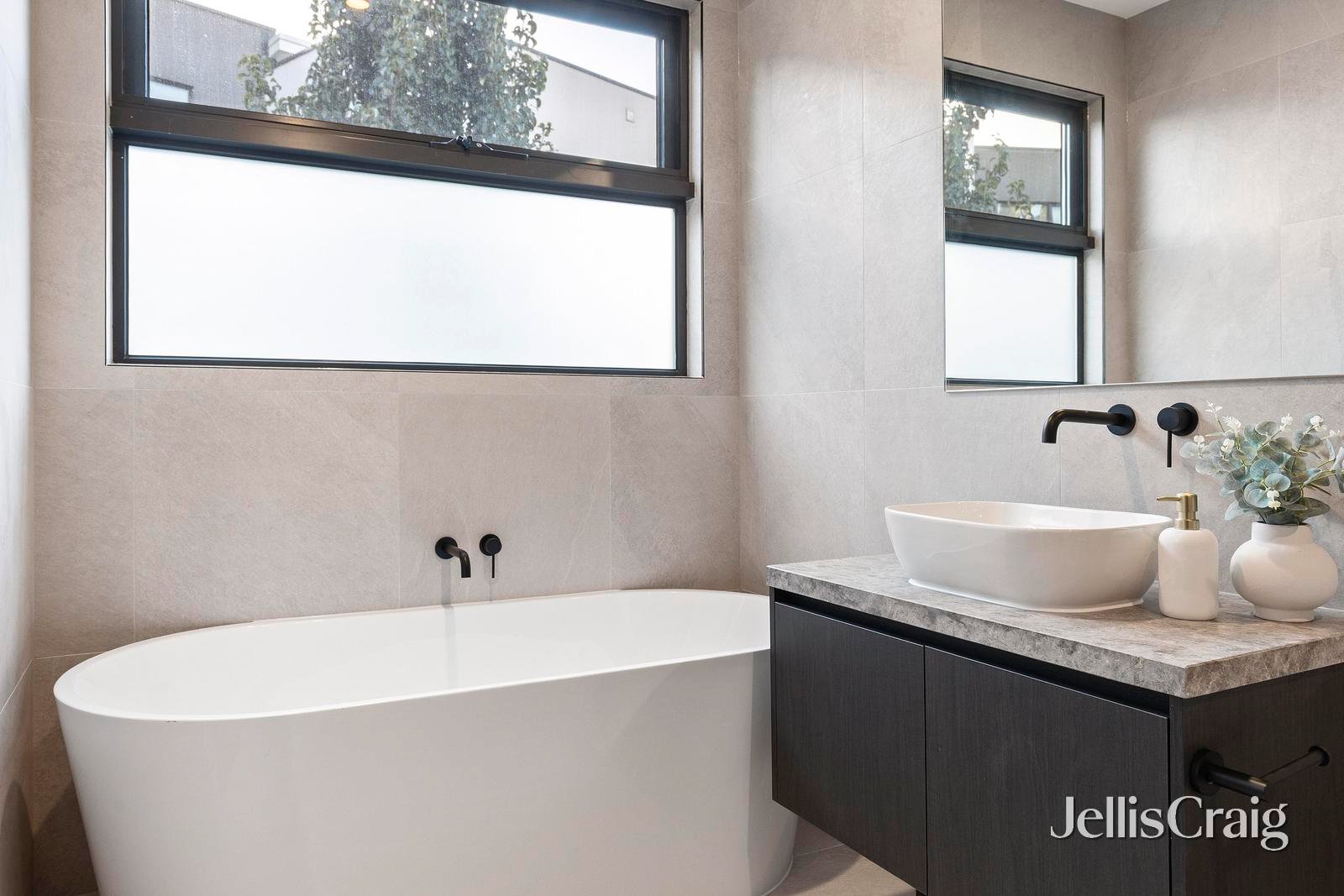 4/3 Thiele Street, Doncaster image 7