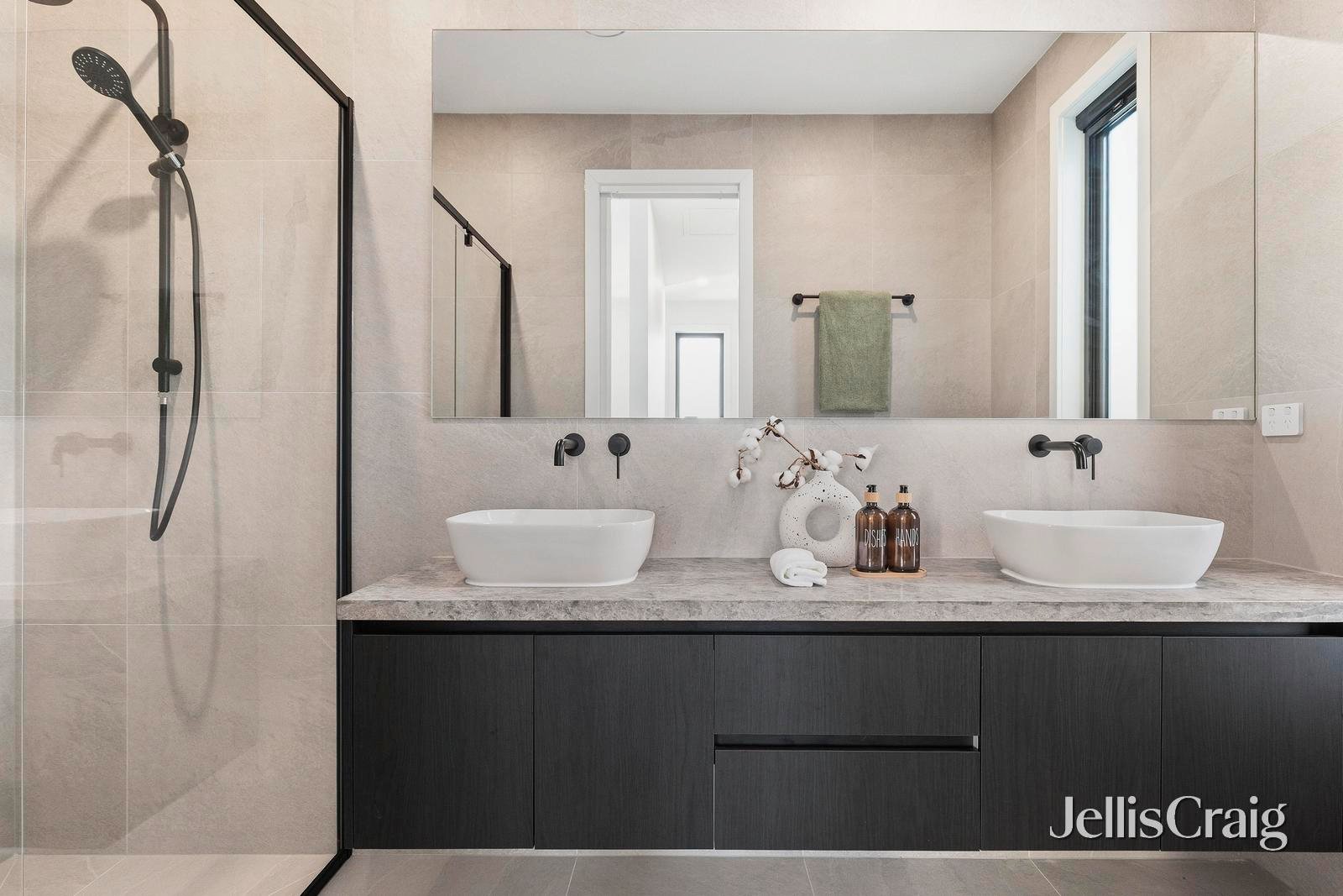 4/3 Thiele Street, Doncaster image 9