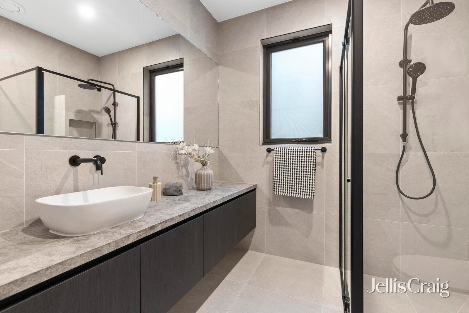 4/3 Thiele Street, Doncaster image 11