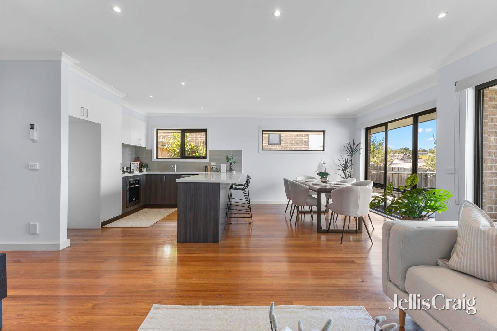 4/31 Mccubbin Street, Burwood image 2