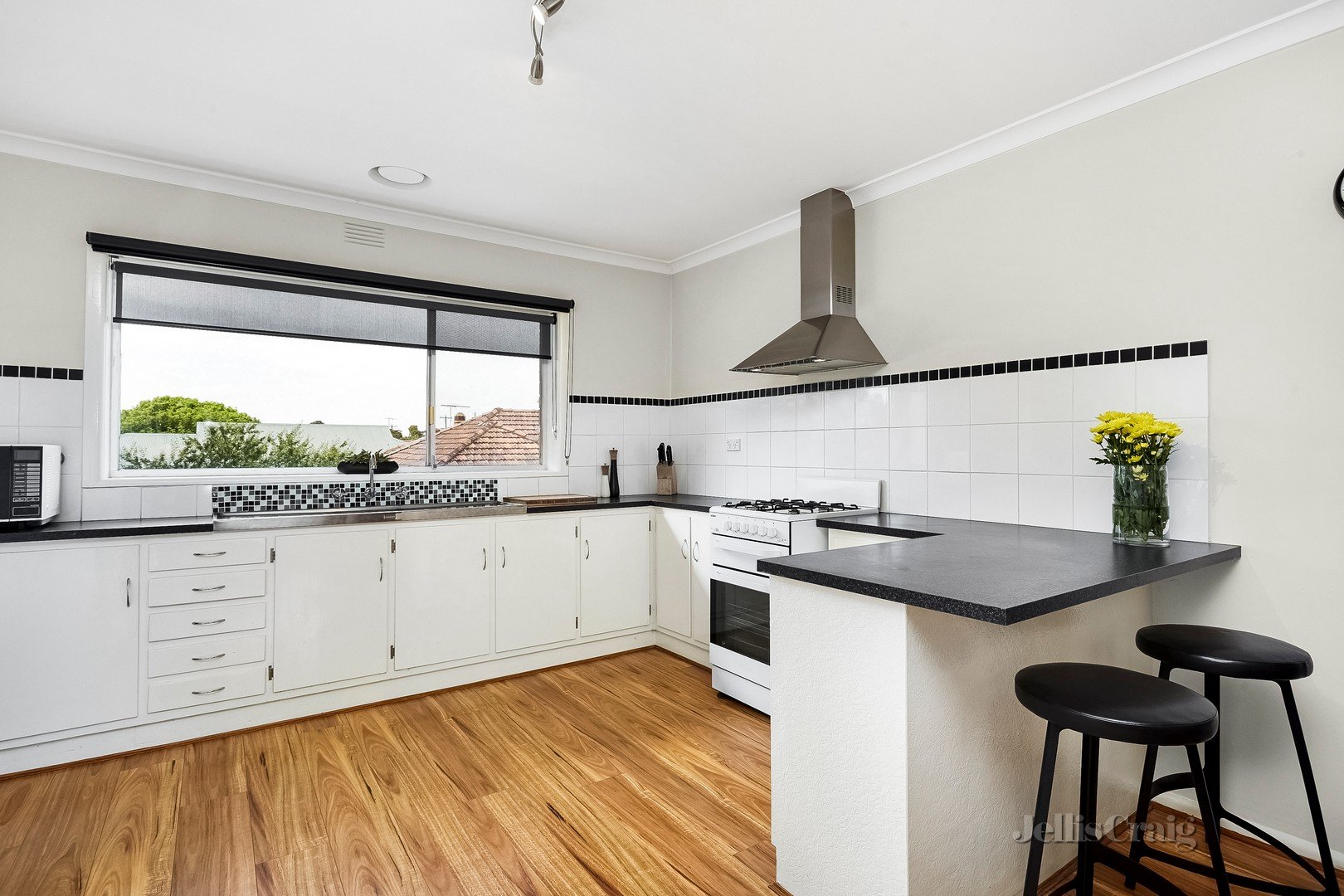 4/31 Millers Road, Altona North image 3