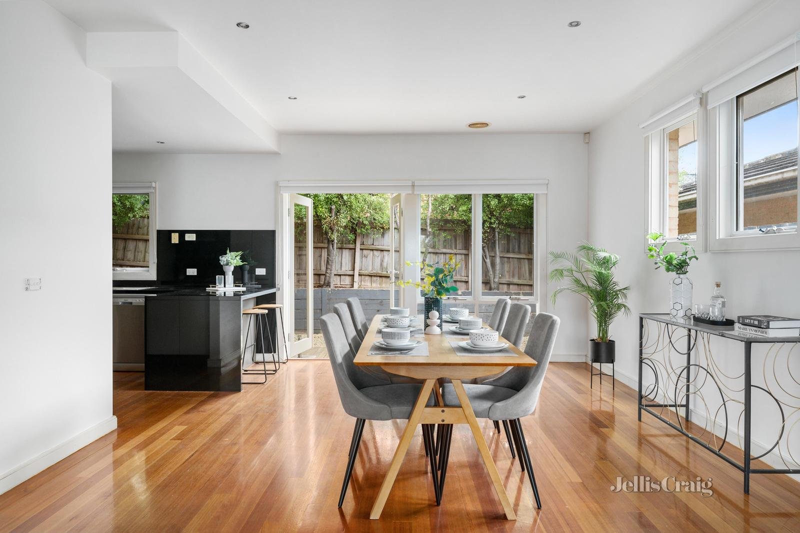 4/317 George Street, Doncaster image 3