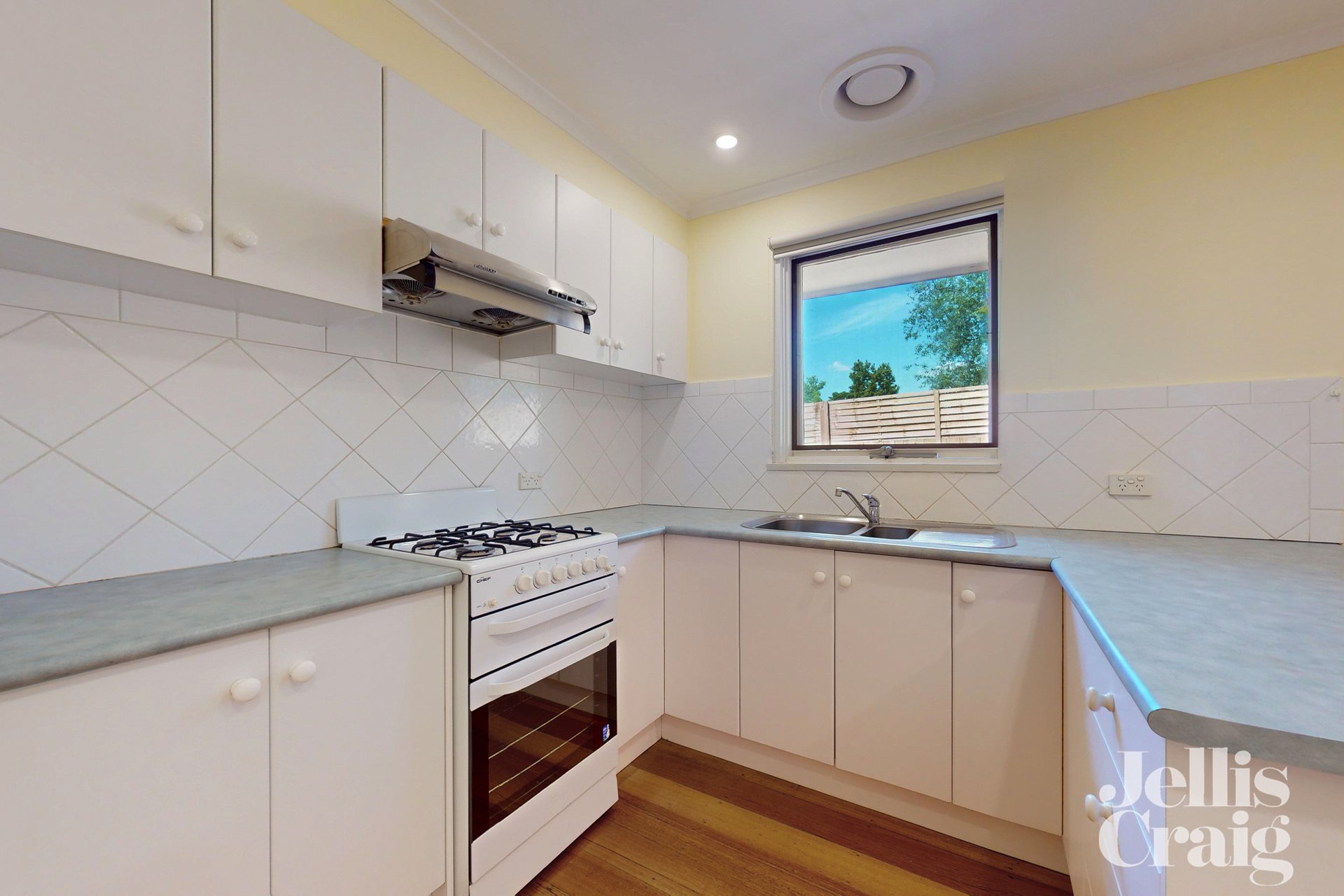 4/32 Kenmare Street, Mont Albert image 3