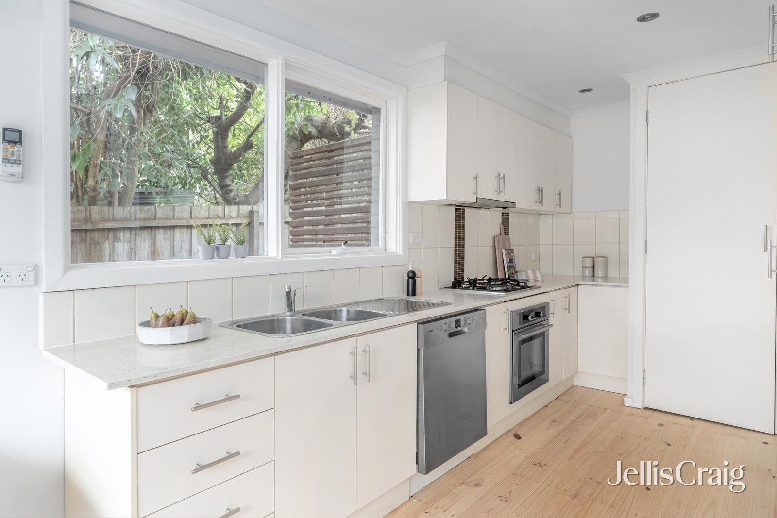 4/32 Strathalbyn Street, Kew East image 4