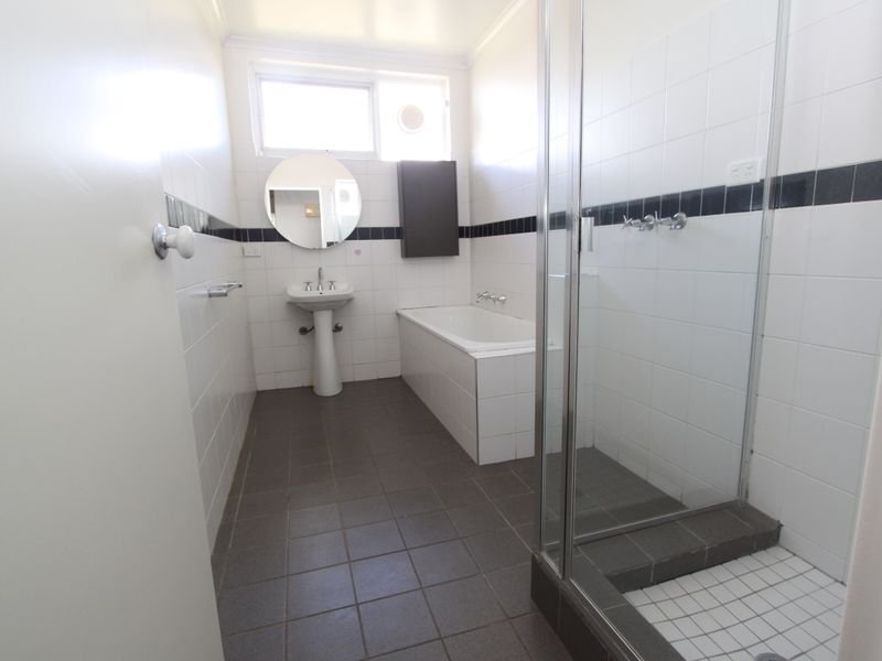 Property Gallery Thumbnail 6