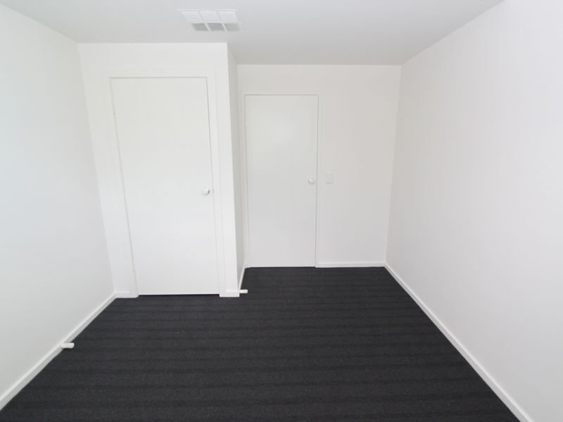 Property Gallery Thumbnail 9