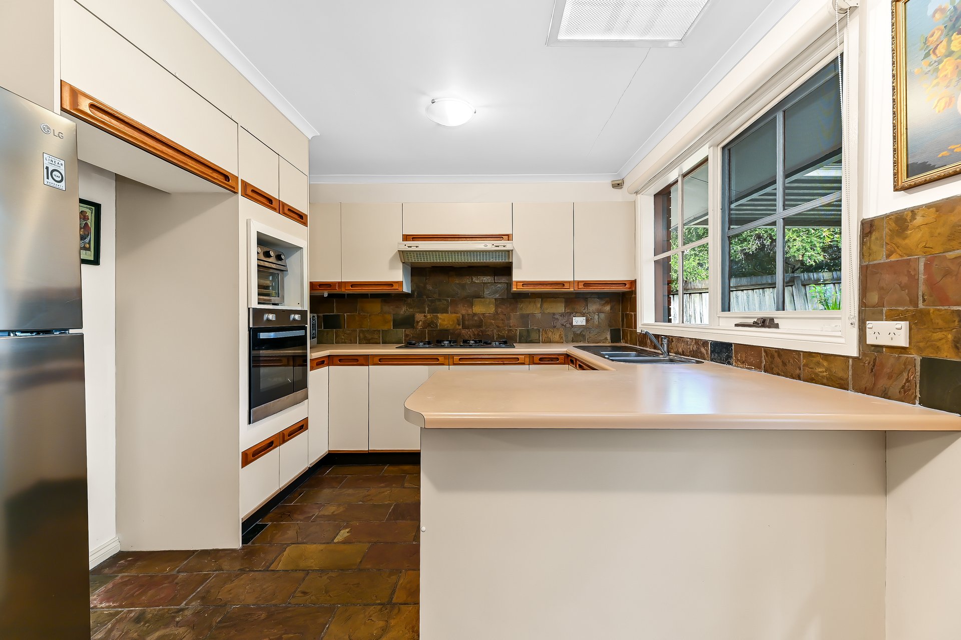 4/321 Blackburn Road, Mount&nbsp;Waverley image 6
