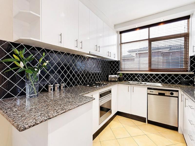 4/33 Gordon Street, Balwyn image 3