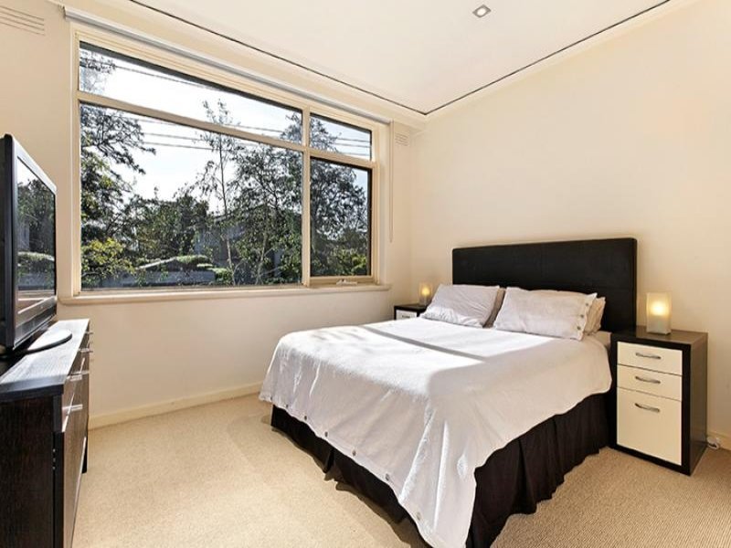 4/33 Gordon Street, Balwyn image 4