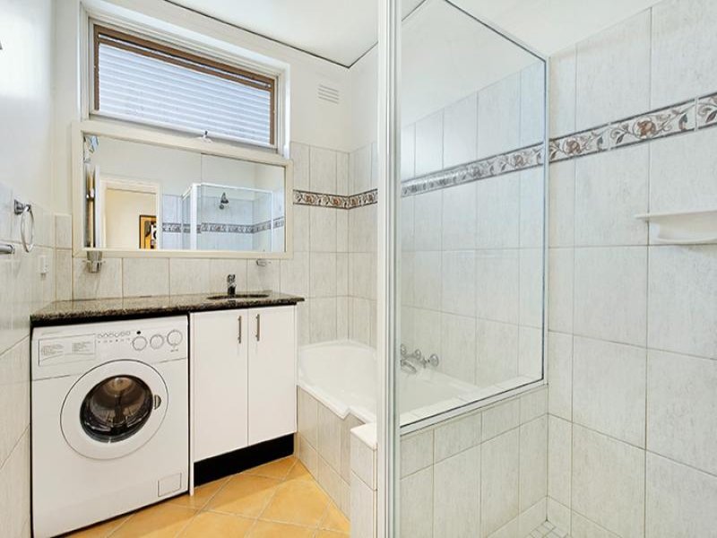4/33 Gordon Street, Balwyn image 5