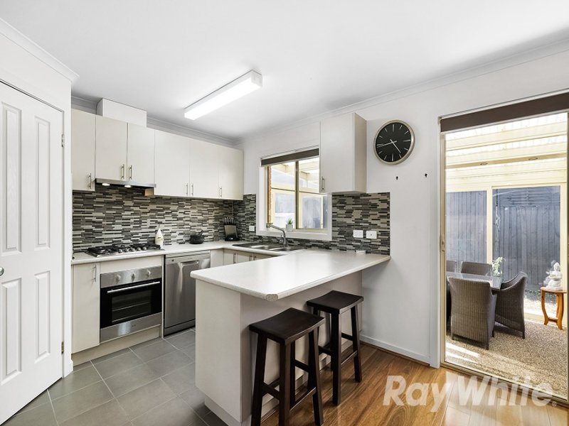4/33 Kauri Grove, Glen Waverley image 4