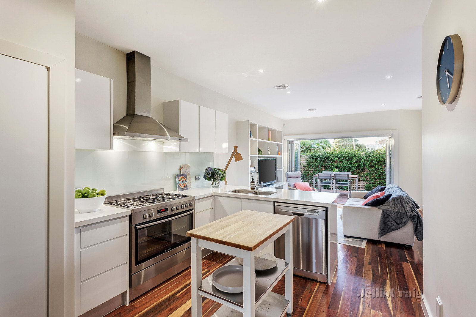 4/334 Gillies Street, Thornbury image 2