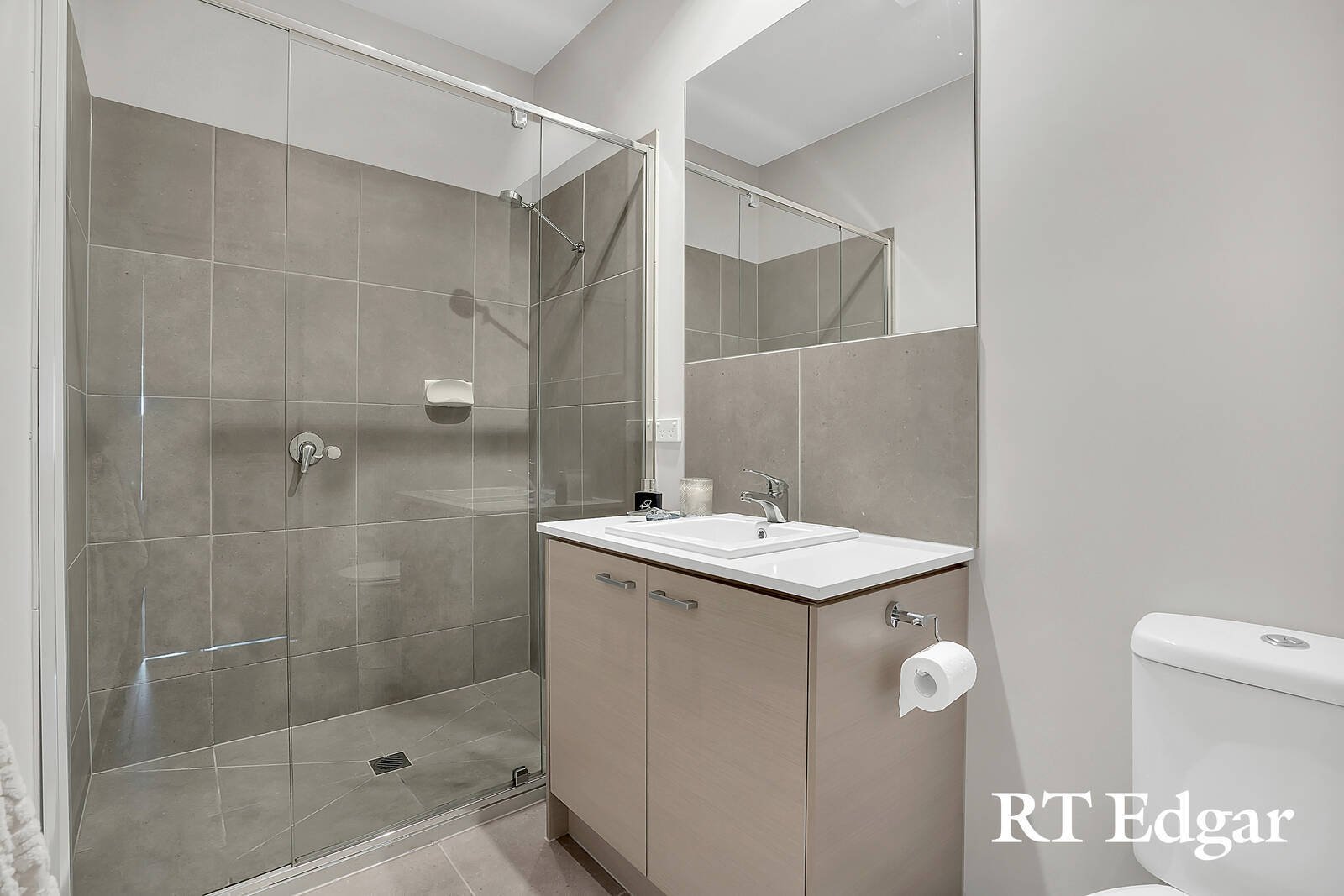 Property Gallery Thumbnail 8