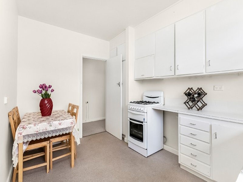 4/34 Weir Street, Balwyn image 2