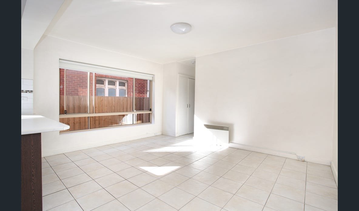 4 / 35 Carlisle St  St Kilda