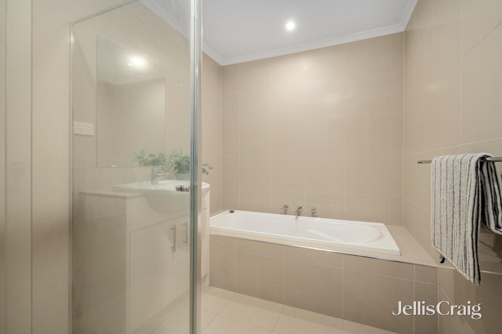 4/35 Orient Avenue, Mitcham image 6