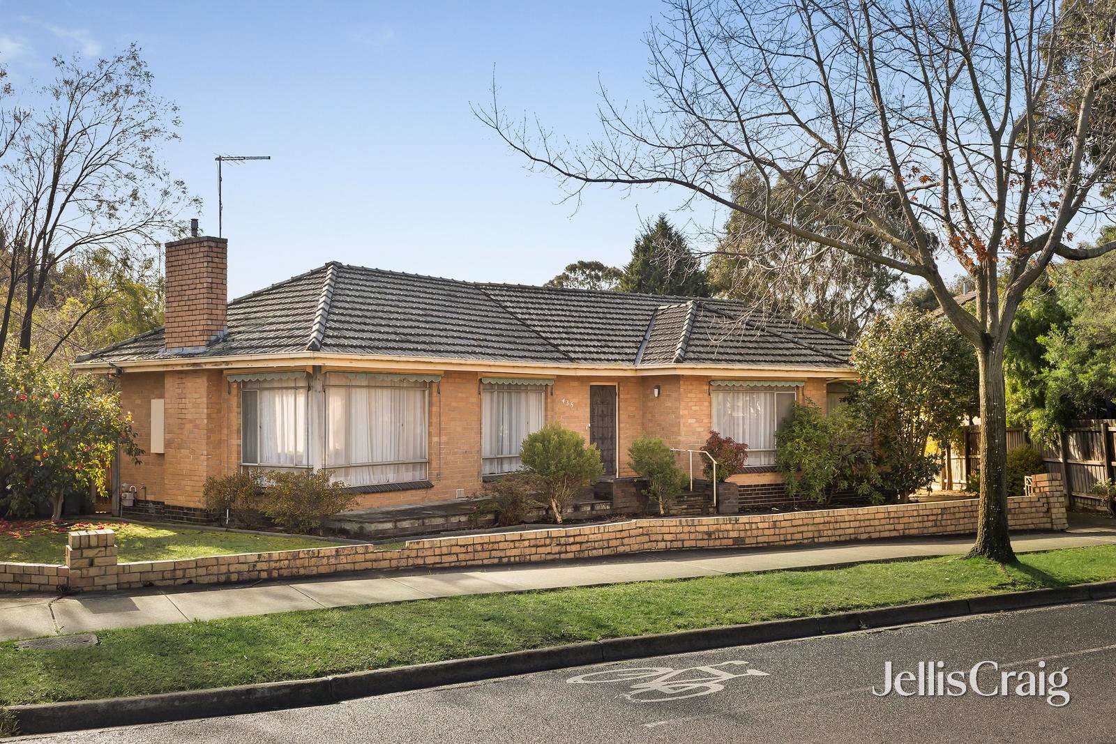 435 Springfield Road, Mitcham image 1