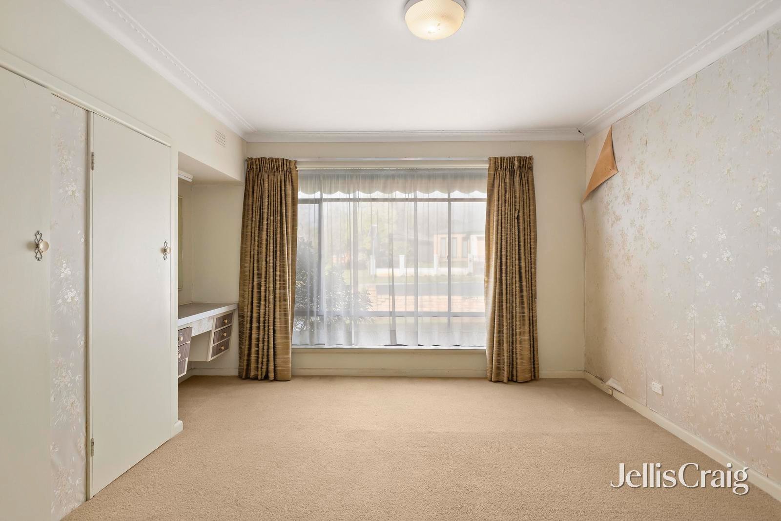 435 Springfield Road, Mitcham image 4