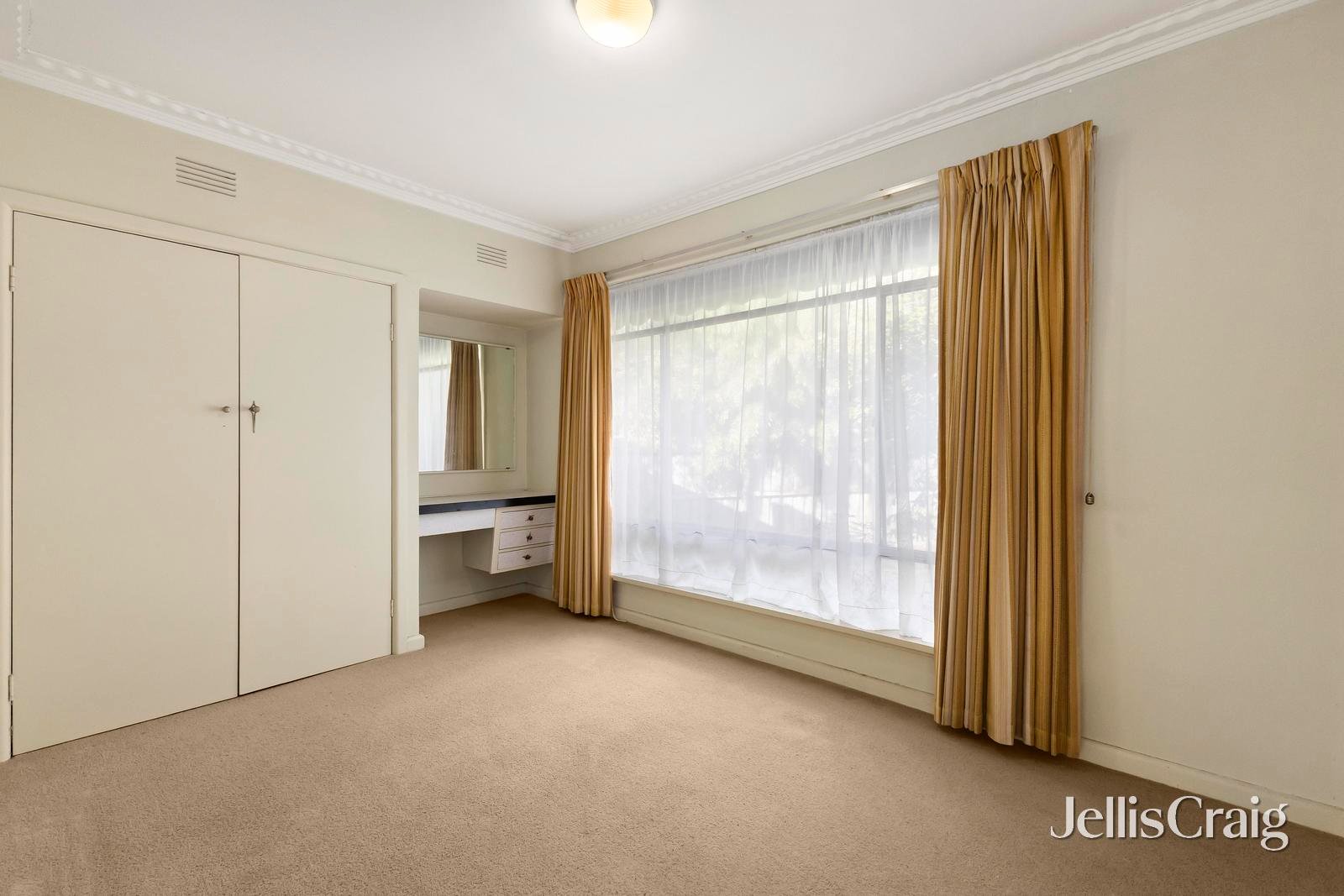 435 Springfield Road, Mitcham image 5