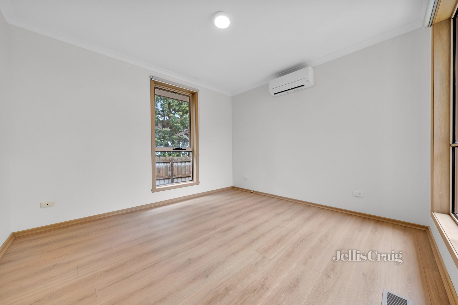 4/35 Thompson Street, Glen Waverley image 5