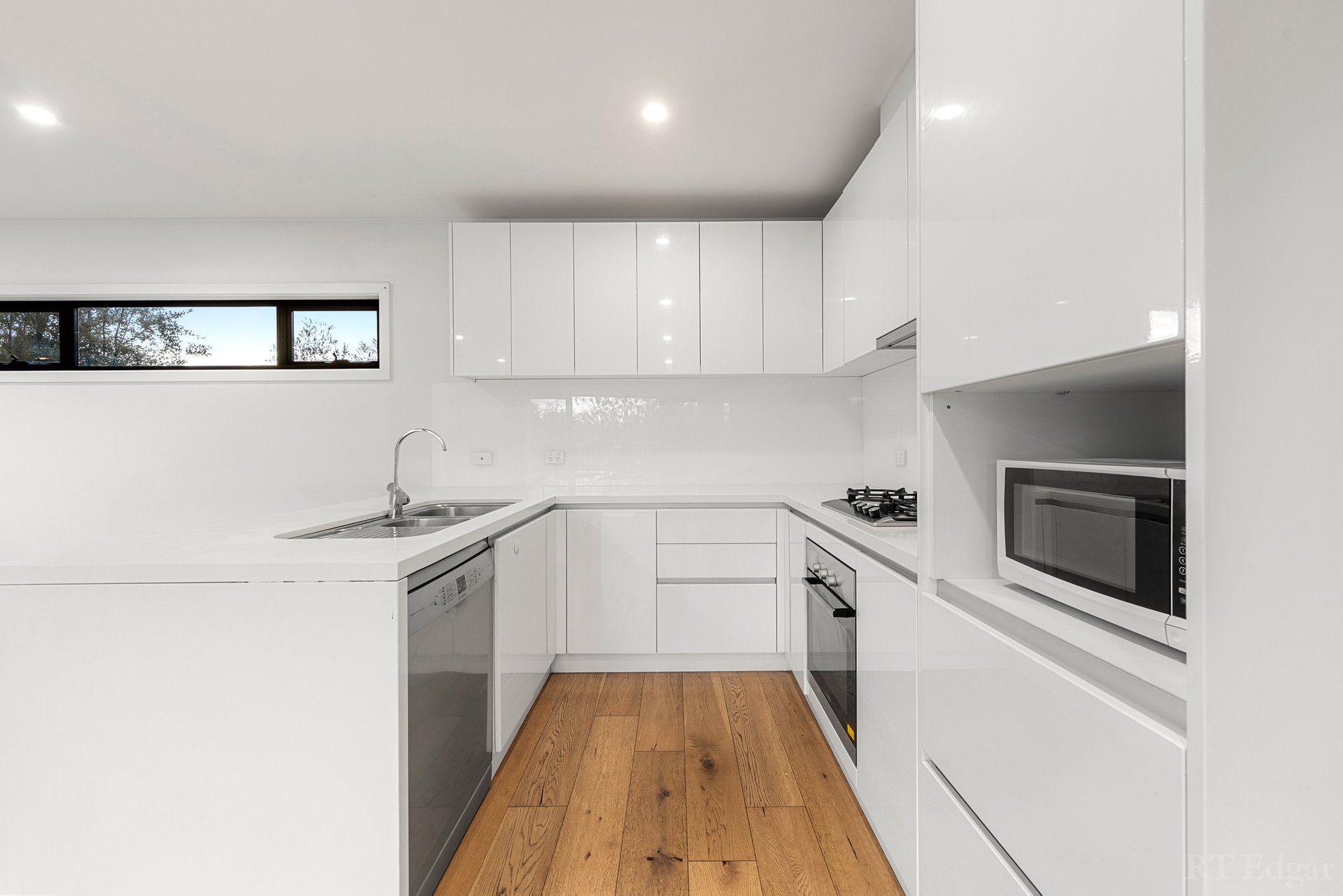 Property Gallery Thumbnail 3