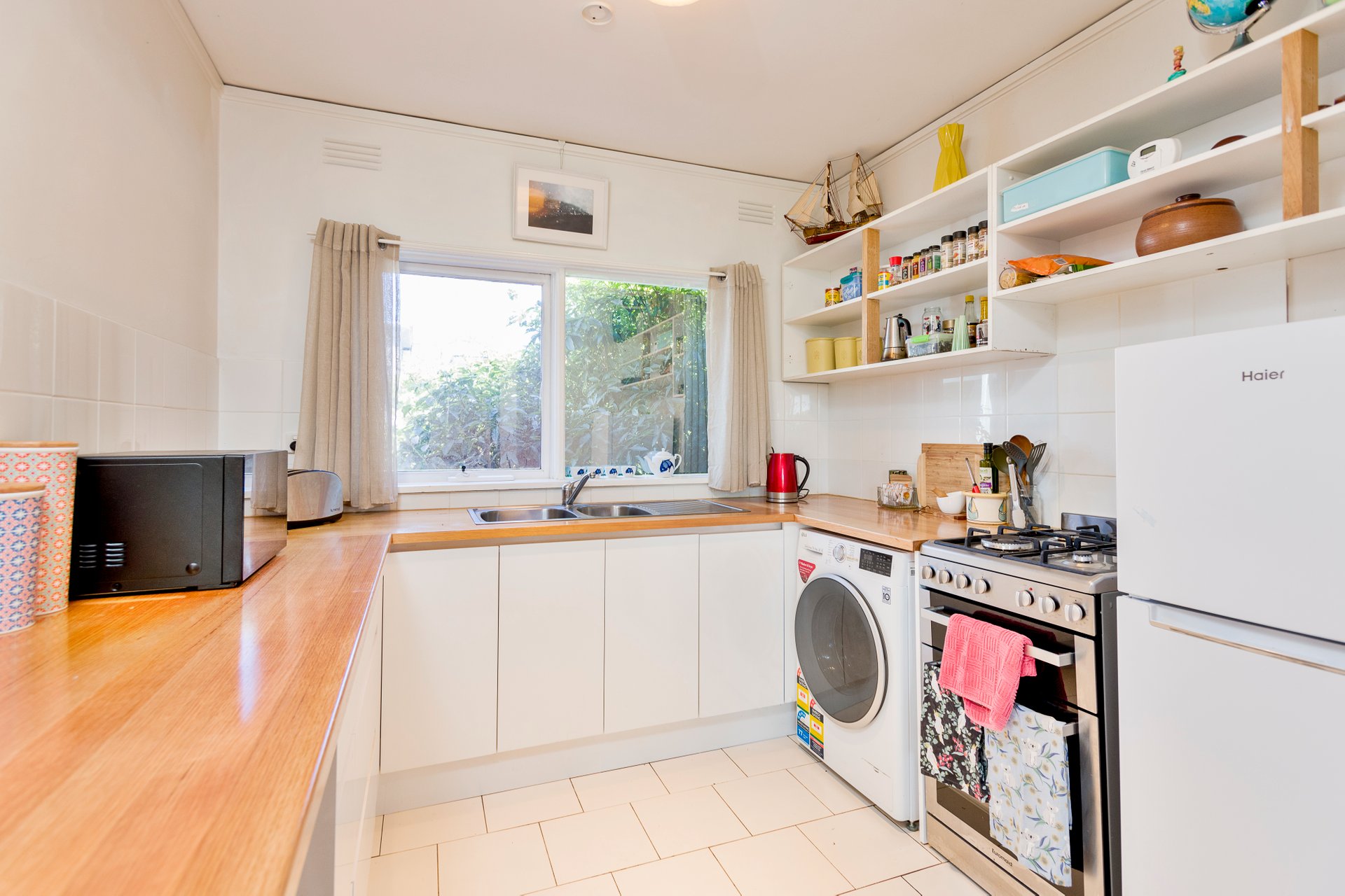 4/37 Myrnong Crescent, Ascot Vale image 2