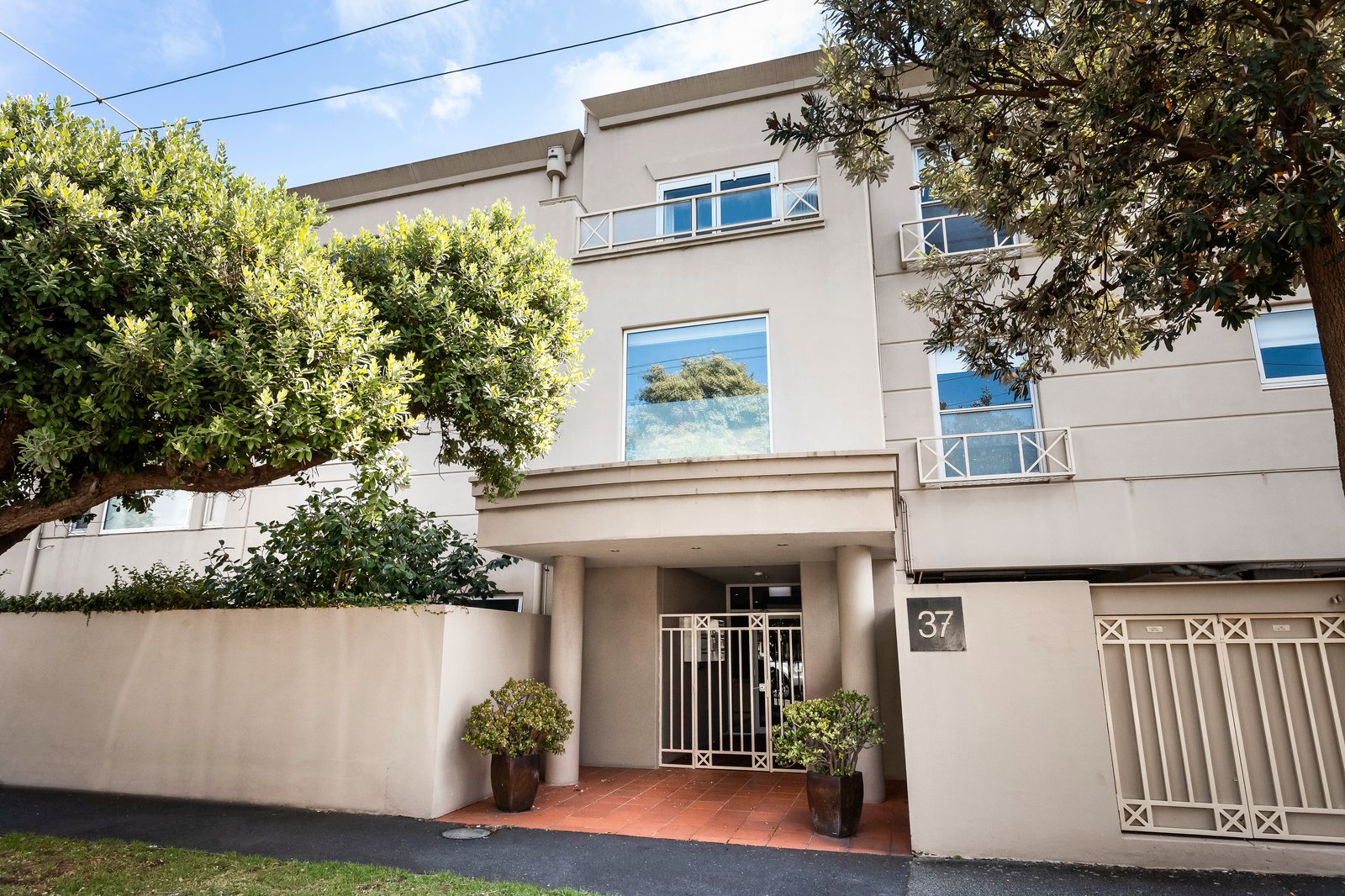 Property Gallery Thumbnail 12