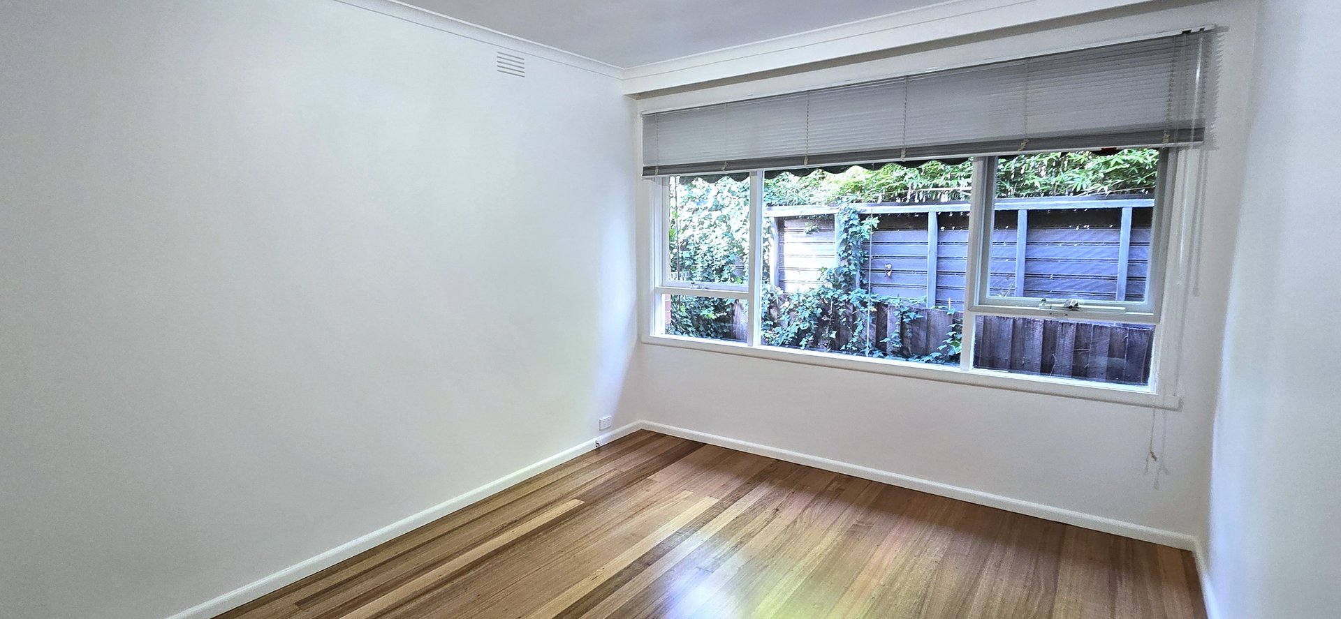 Property Gallery Thumbnail 11