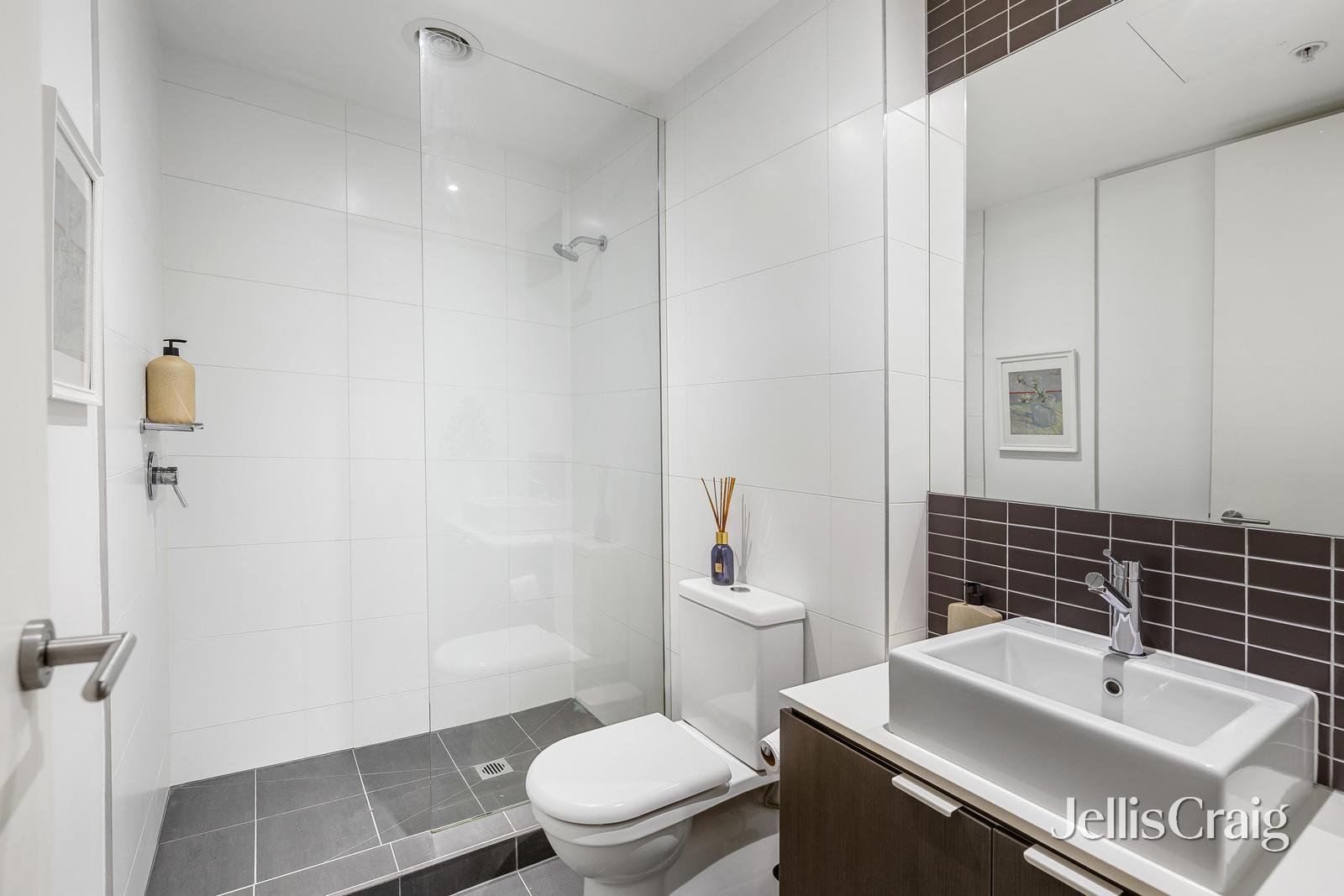 4/38 Camberwell Road, Hawthorn East image 8