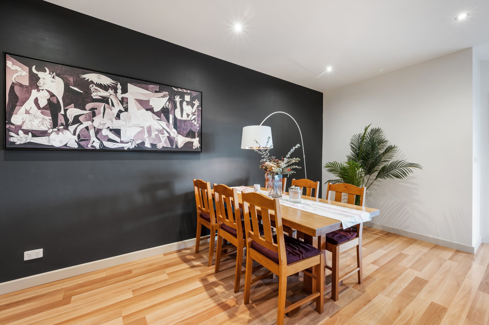 Property Gallery Thumbnail 6