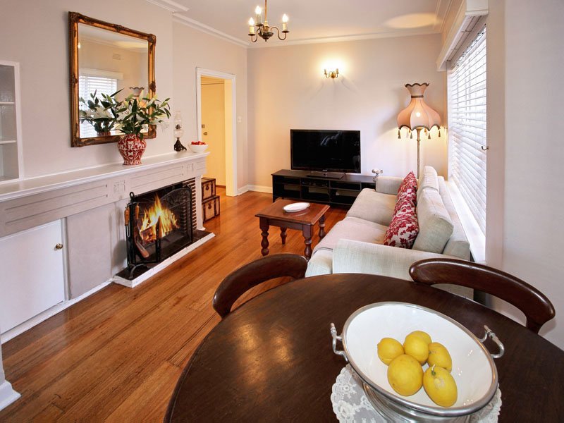 4/39 Eildon Road, St Kilda image 2