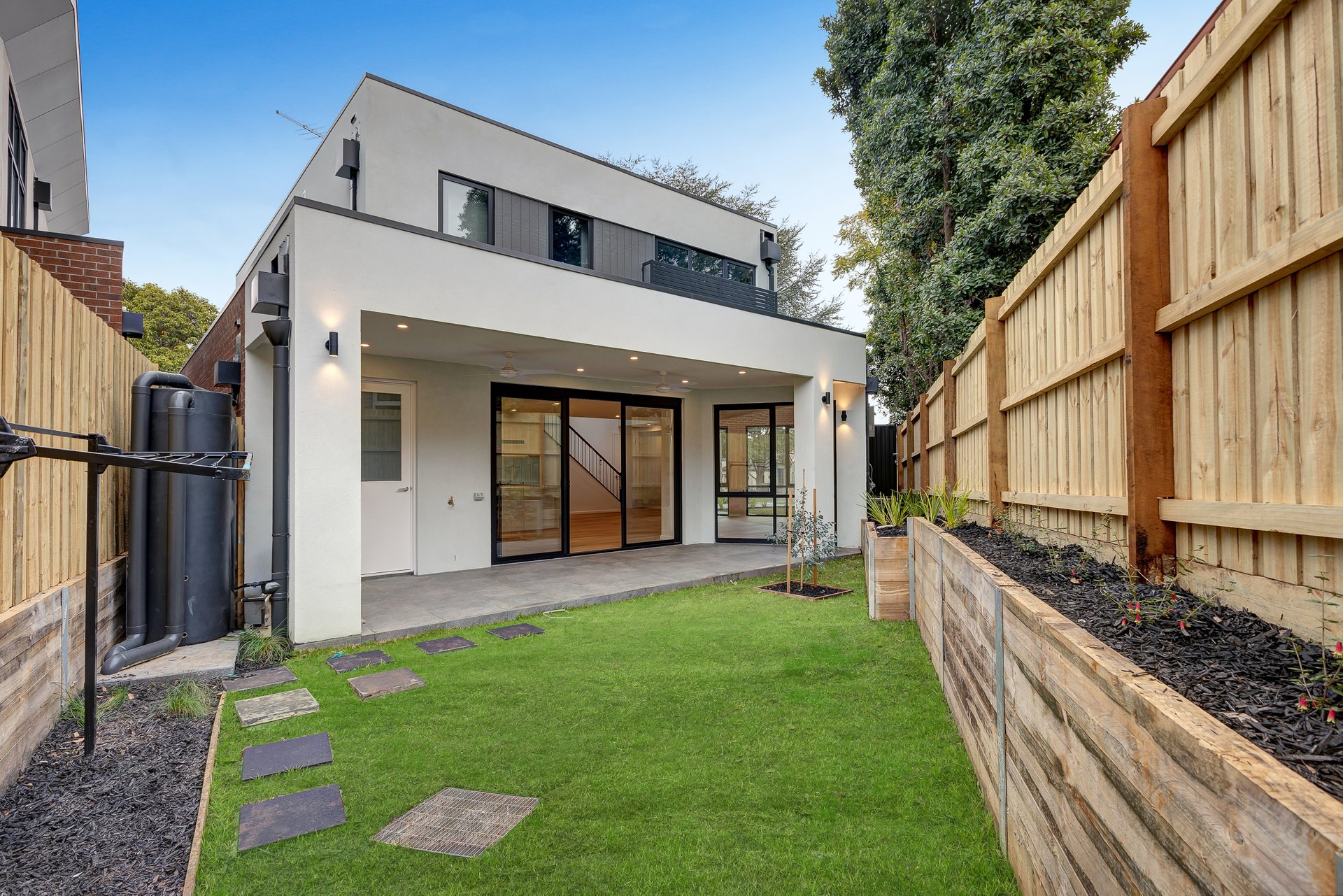 43A Amber Grove, Mount Waverley image 7
