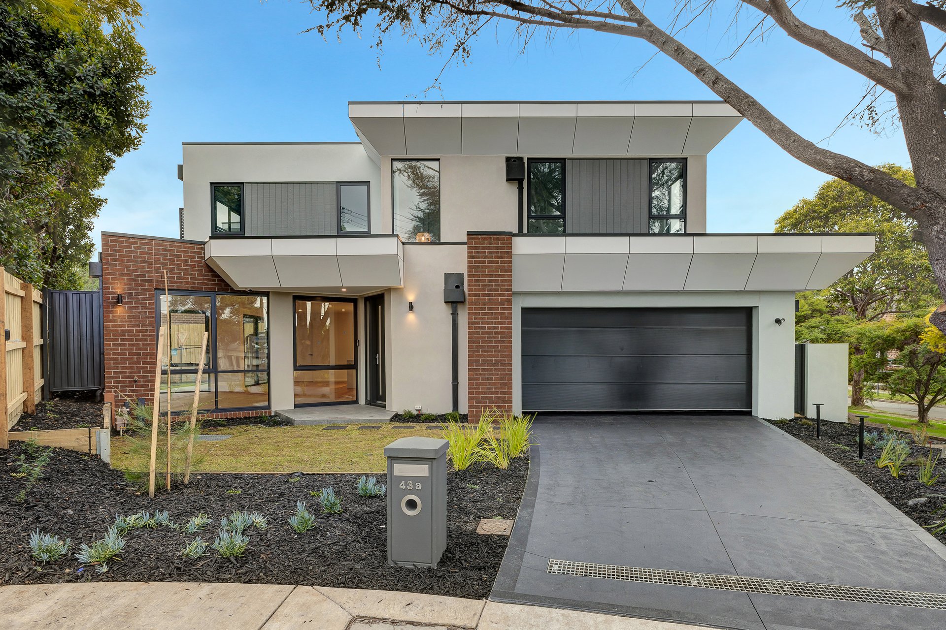 43A Amber Grove, Mount Waverley image 8