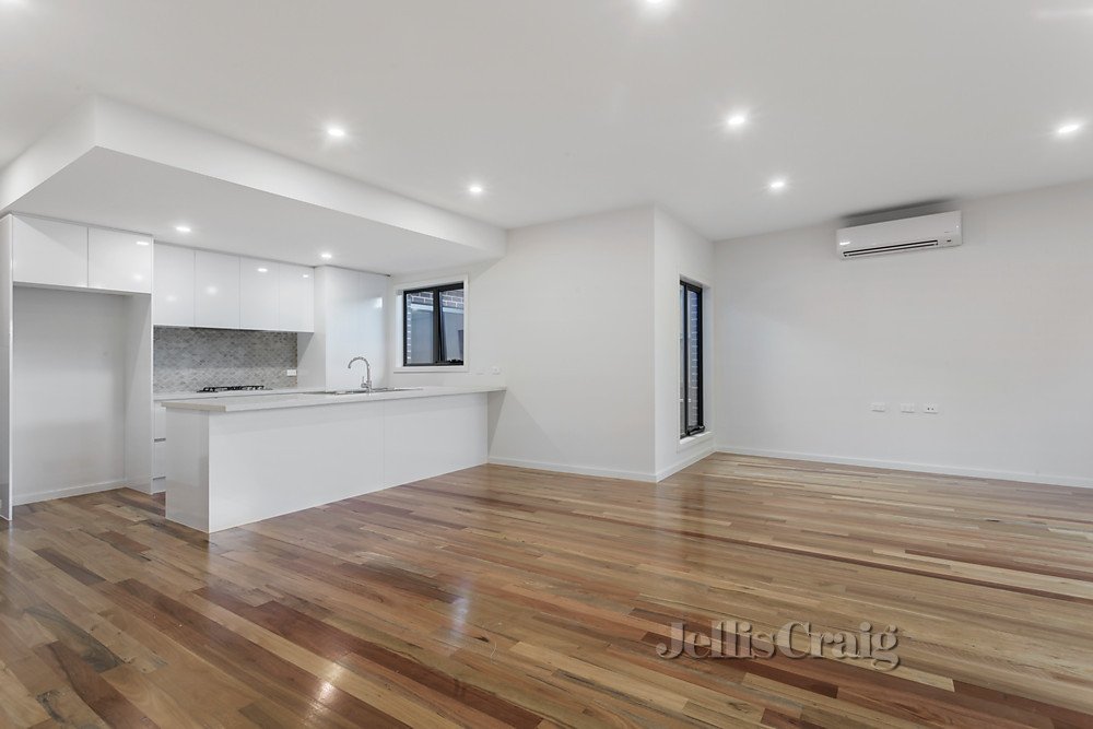 4/3A Forster Street, Mitcham image 2