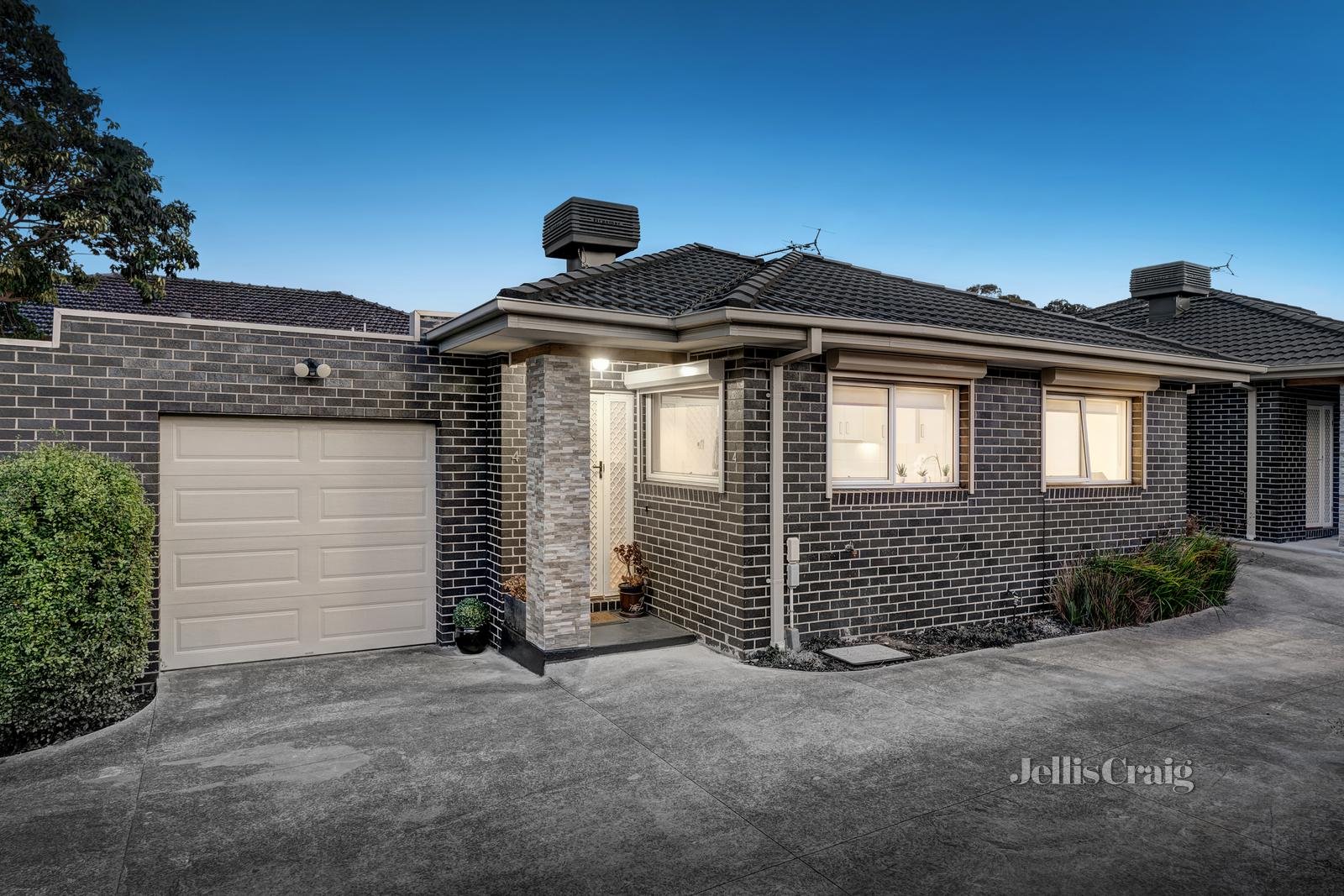 4/4-6 Jenner Street, Blackburn South image 1