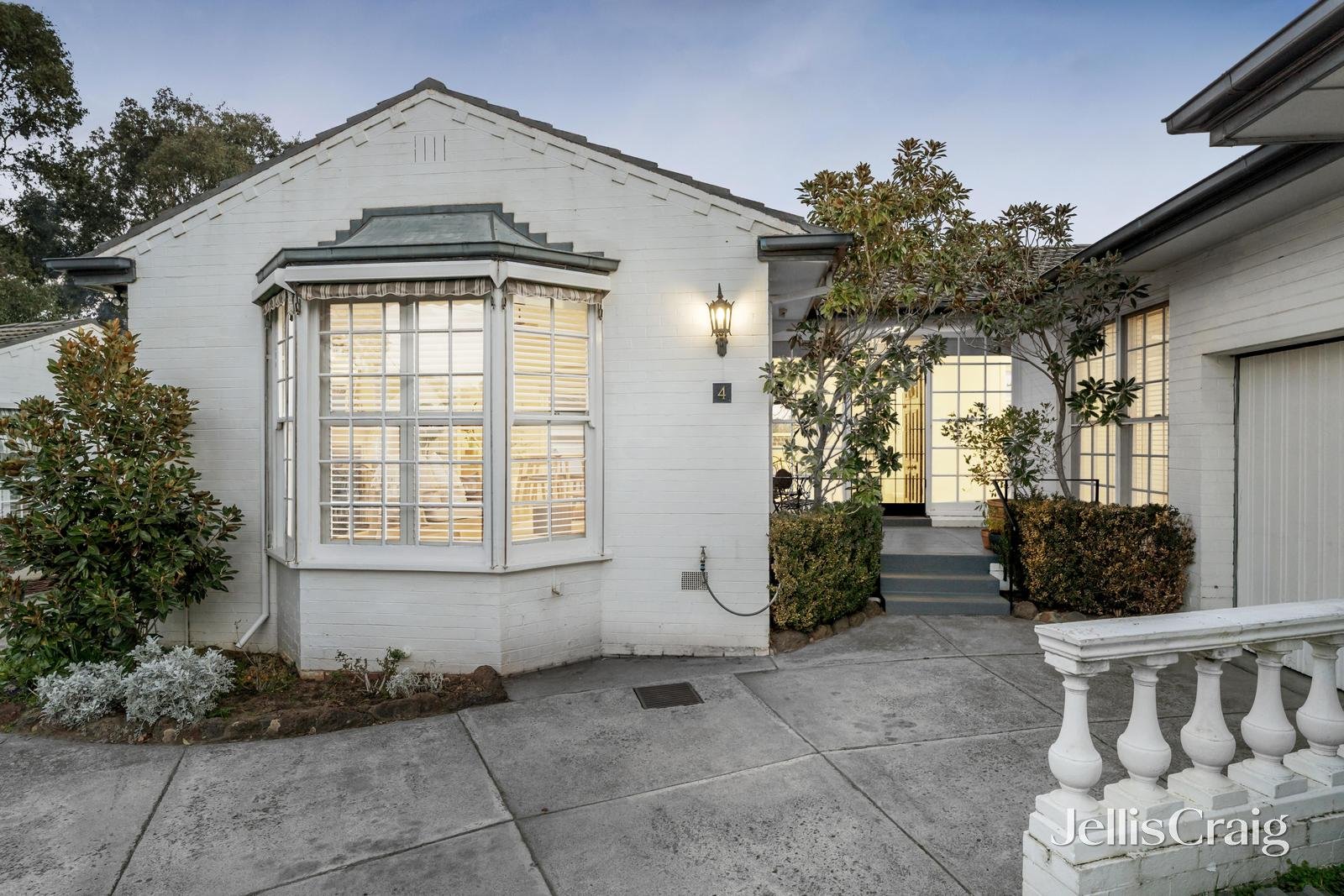 4/4-6 Karana Place, Glen Iris image 1