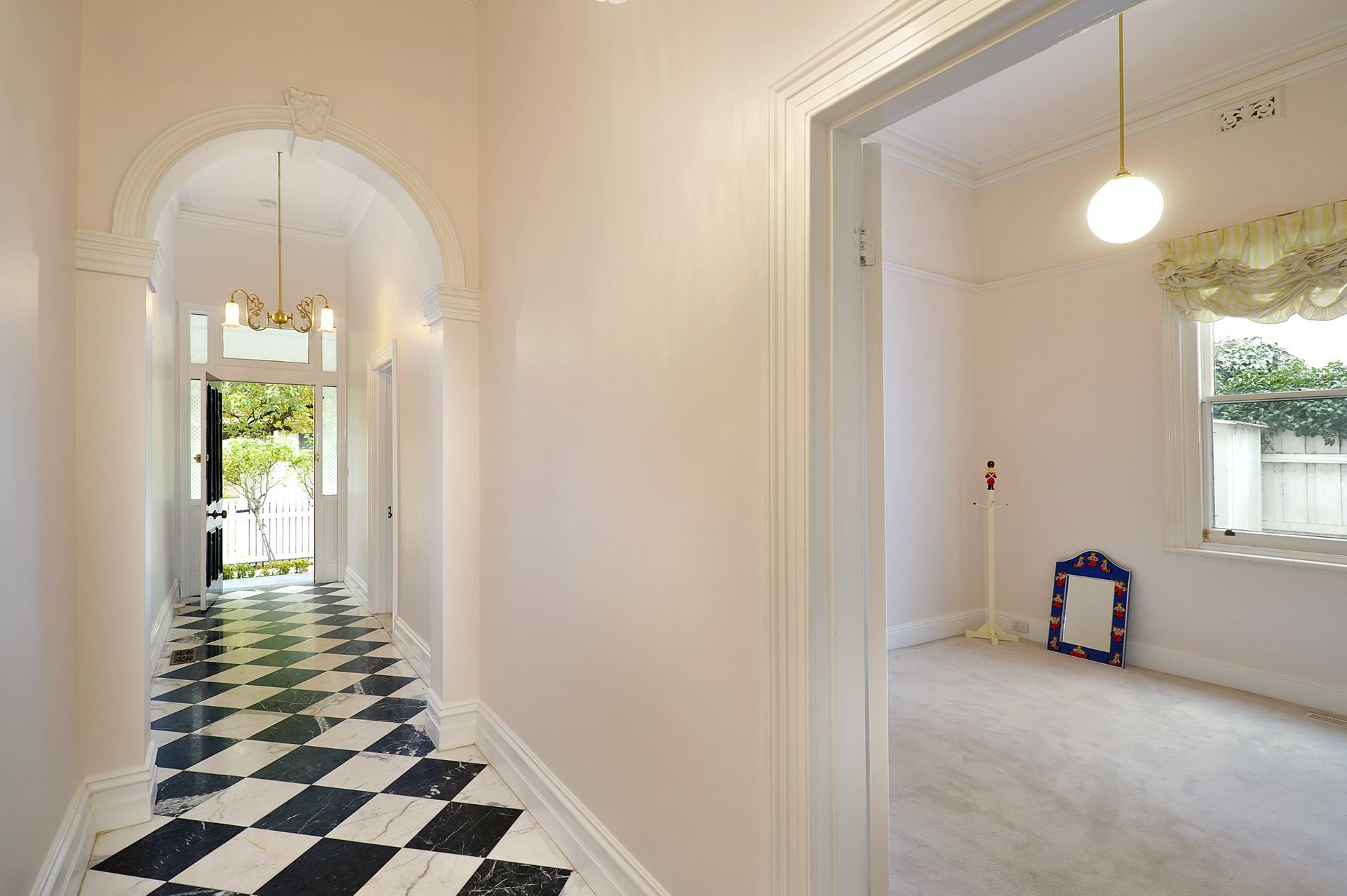 Property Gallery Thumbnail 2