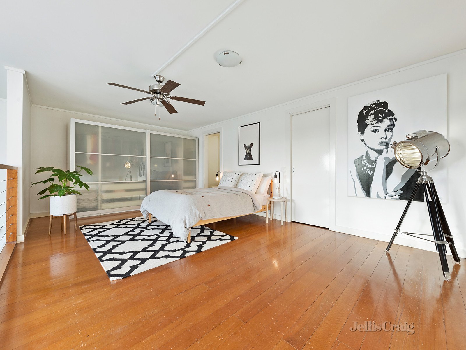 44 Anderson Street, West Melbourne image 6