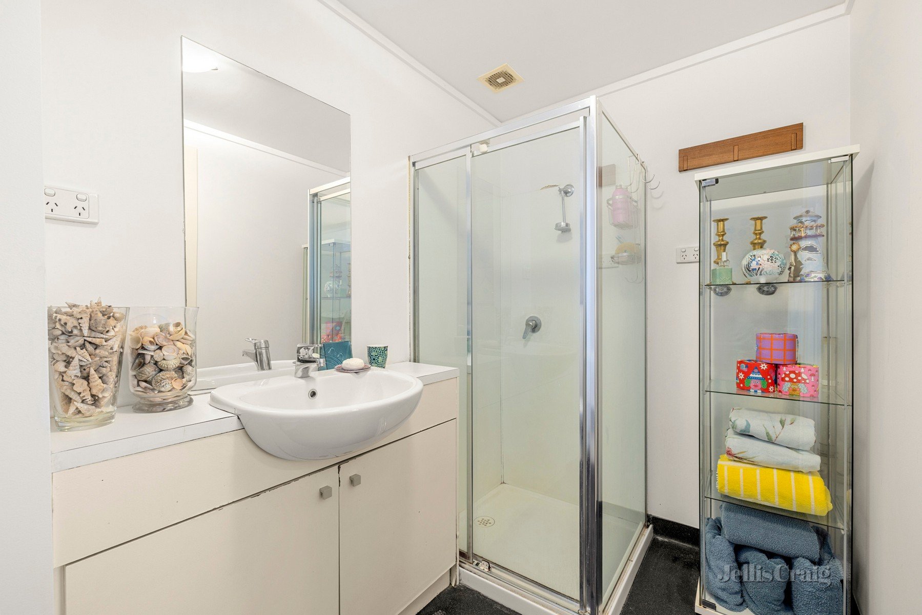 44 Anderson Street, West Melbourne image 14