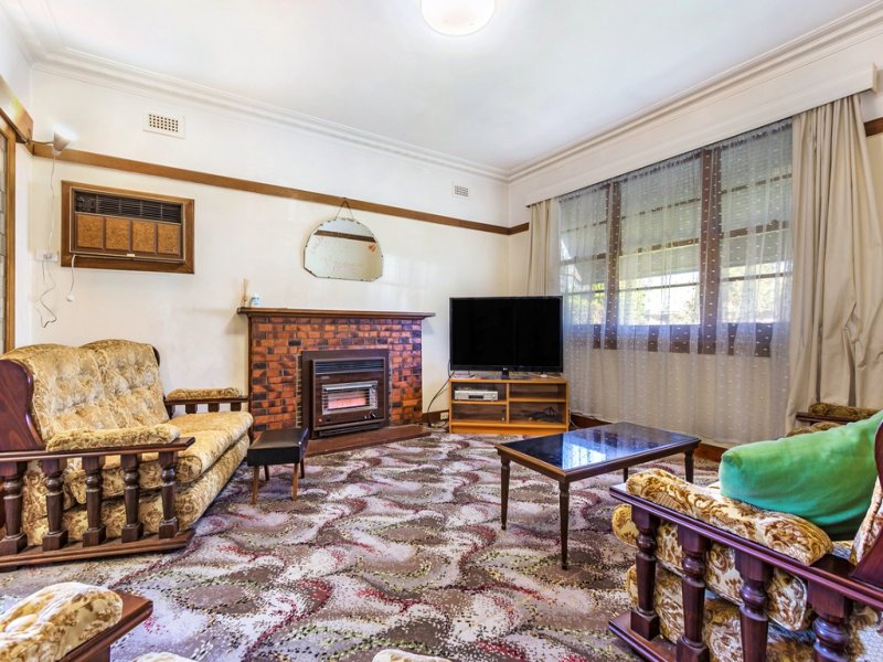 44 Barcelona Street, Box Hill image 2