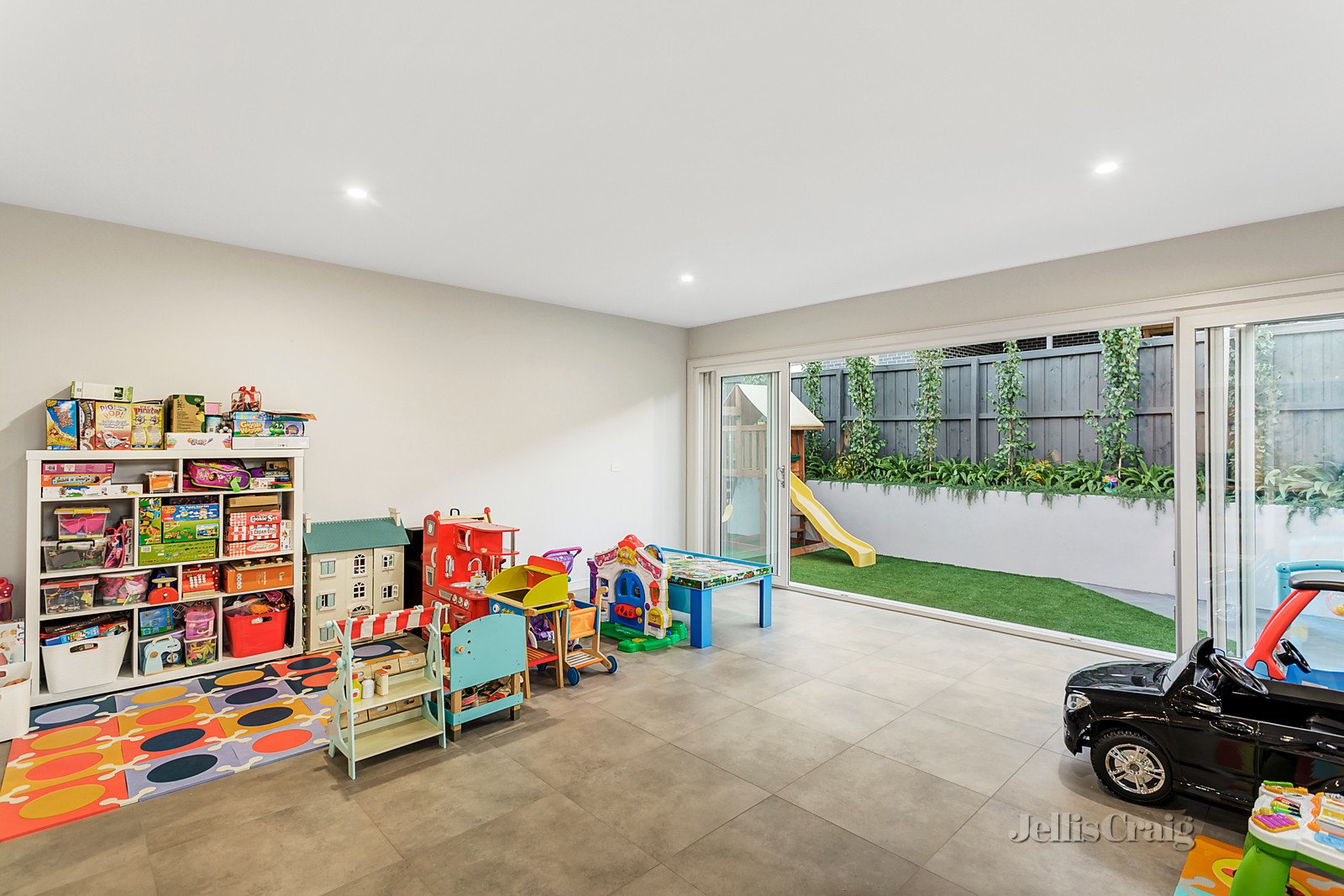 44 Basalt Avenue, Keilor East image 9