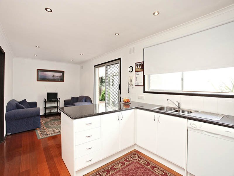 44 Berkley Road, Ringwood image 4