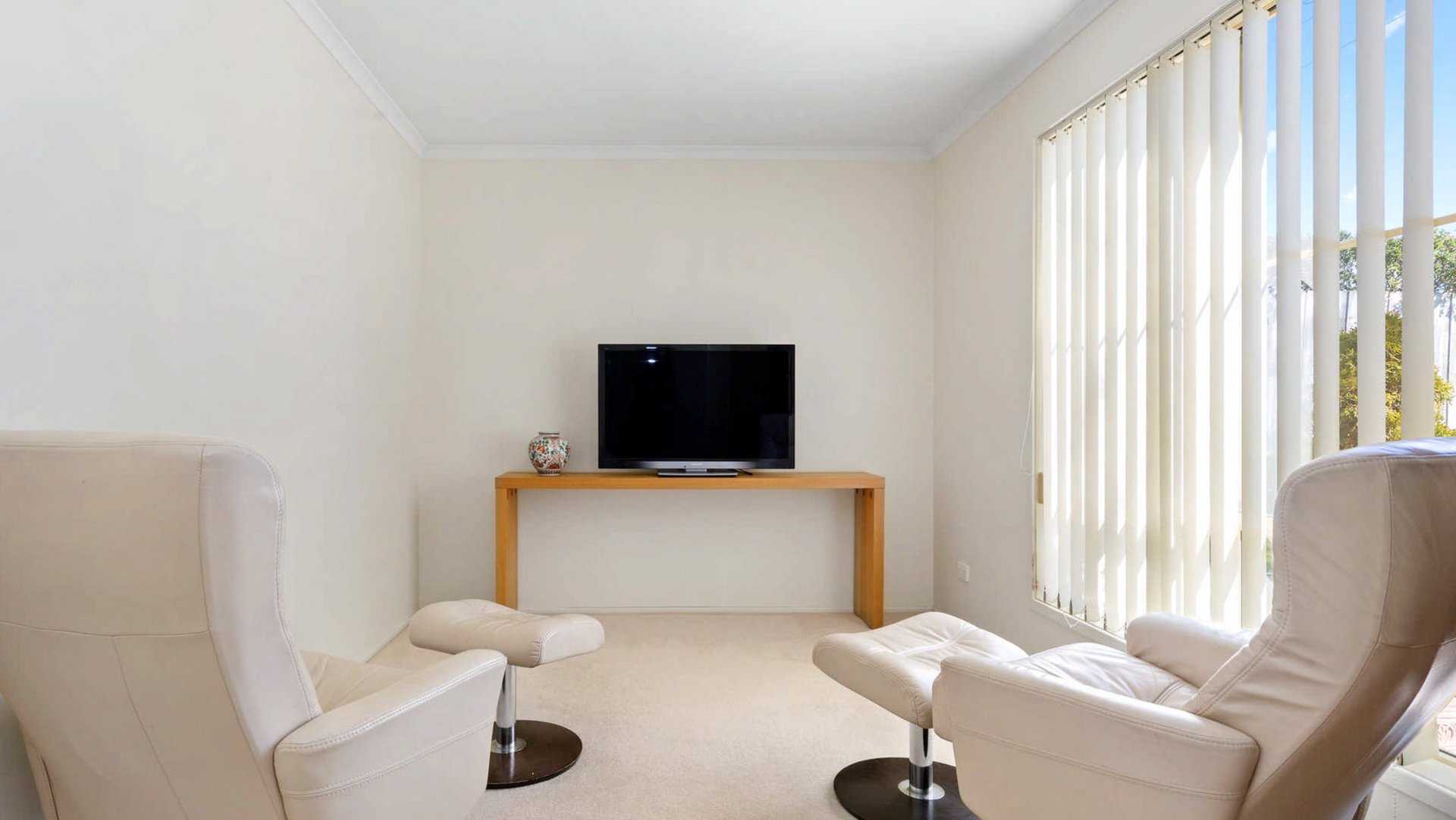 Property Gallery Thumbnail 9